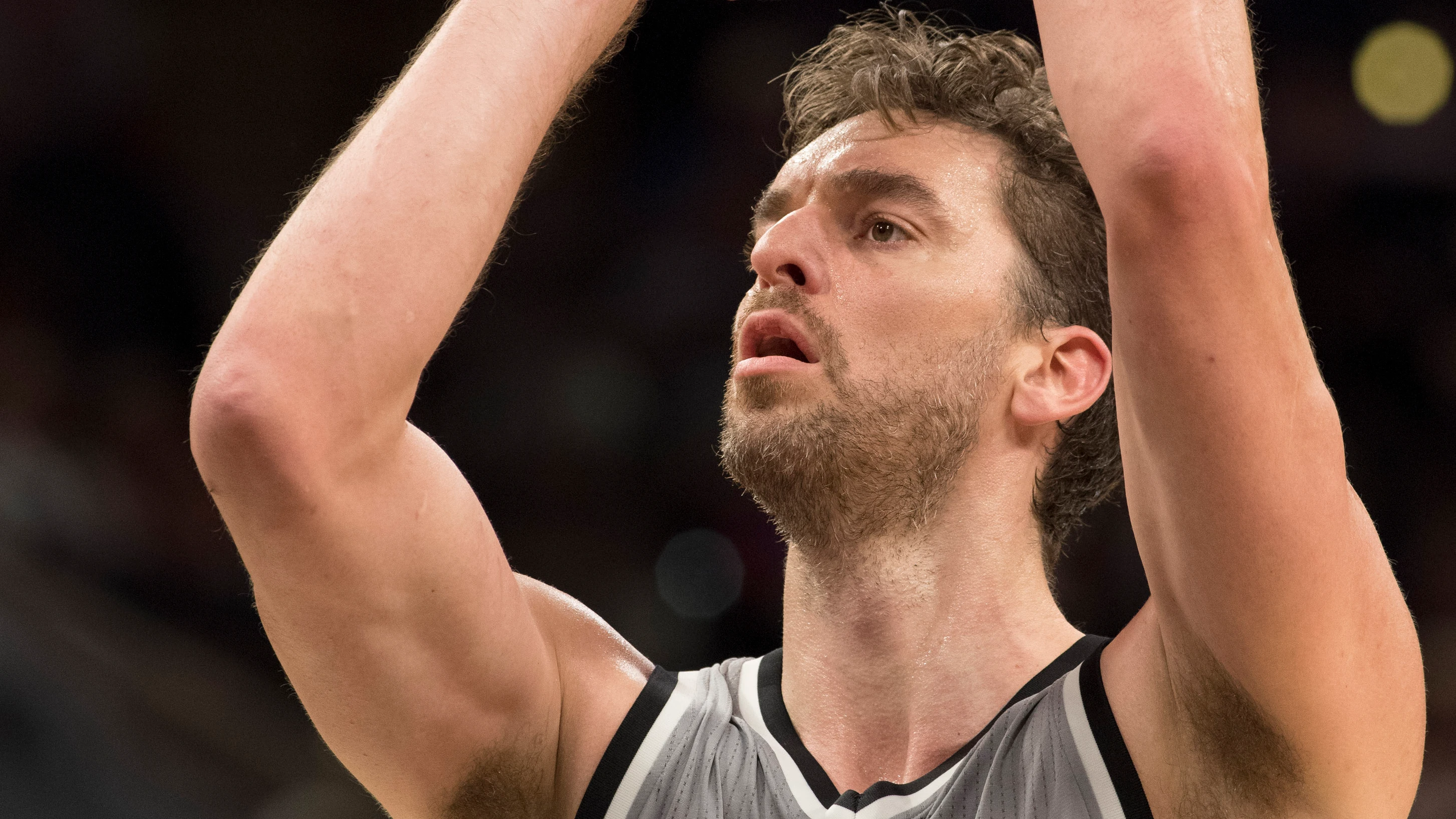 Pau Gasol lanza un tiro libre