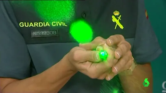 Frame 4.758214 de: LASER Frame 4.758214 de: LASER