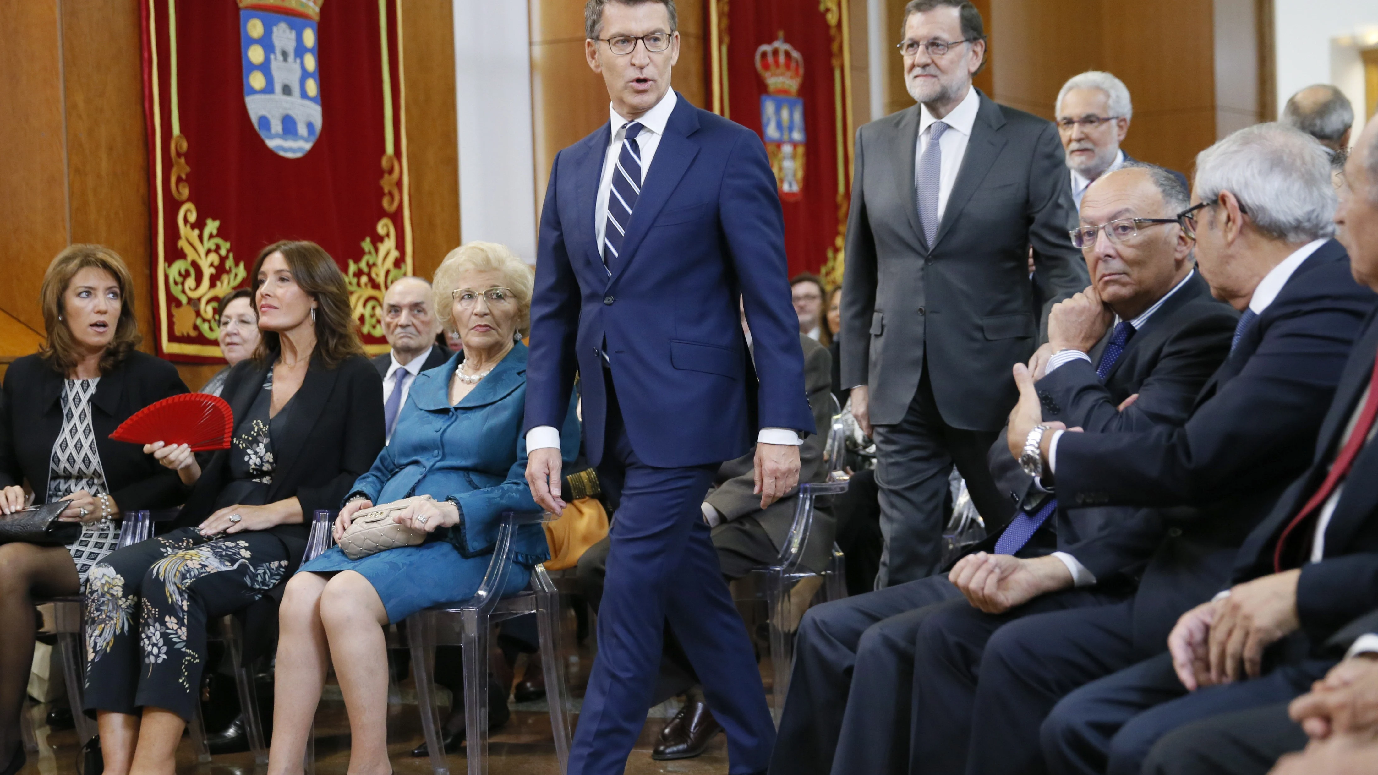 Alberto Núñez Feijóo, acompañado por el presidente del Gobierno, Mariano Rajoy 
