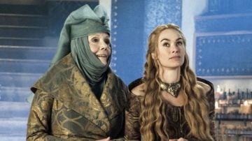 Lady Olena Tyrell y Cersei Lannister en 'Juego de Tronos'