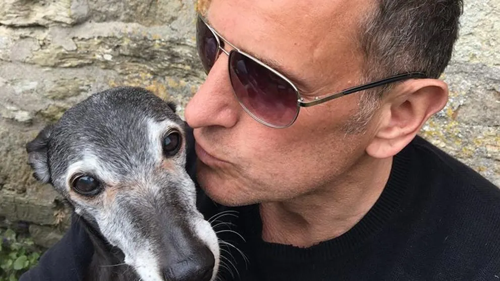 Mark Woods y su perro Walnut