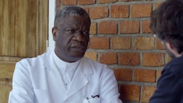 l director del Hospital Pazi, Denis Mukwege, y Jordi Évole