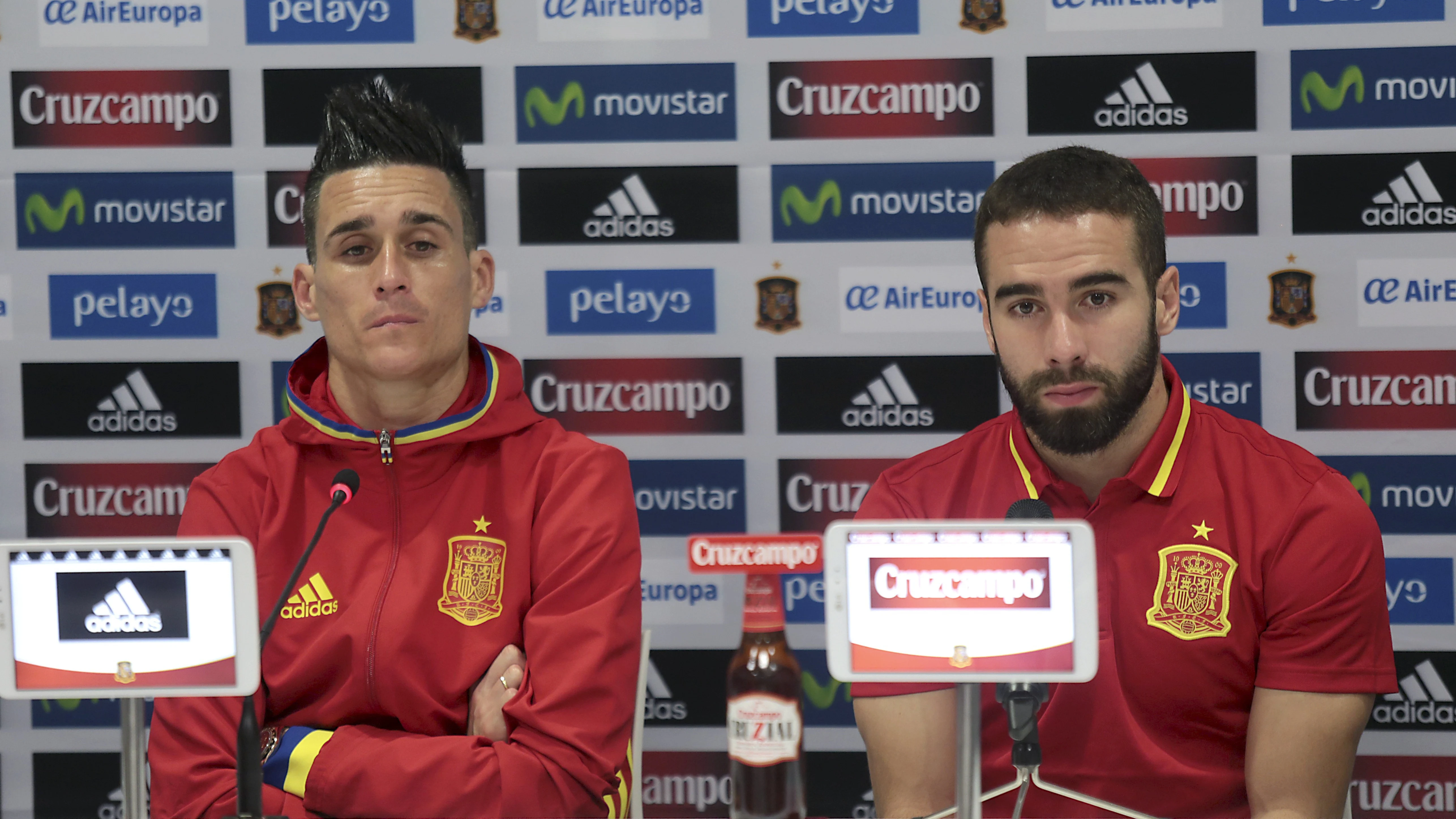 Carvajal con Callejón en rueda de prensa