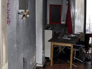 Aspecto de la casa tras el incendio por una vela Aspecto de la casa tras el incendio por una vela