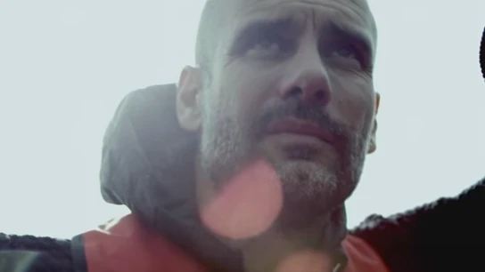Pep Guardiola colabora con los refugiados Pep Guardiola colabora con los refugiados