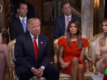 Frame 0.0 de: Trump reitera su intención de construir un muro con México y renuncia al salario como presidente de EEUU Frame 0.0 de: Trump reitera su intención de construir un muro con México y renuncia al salario como presidente de EEUU