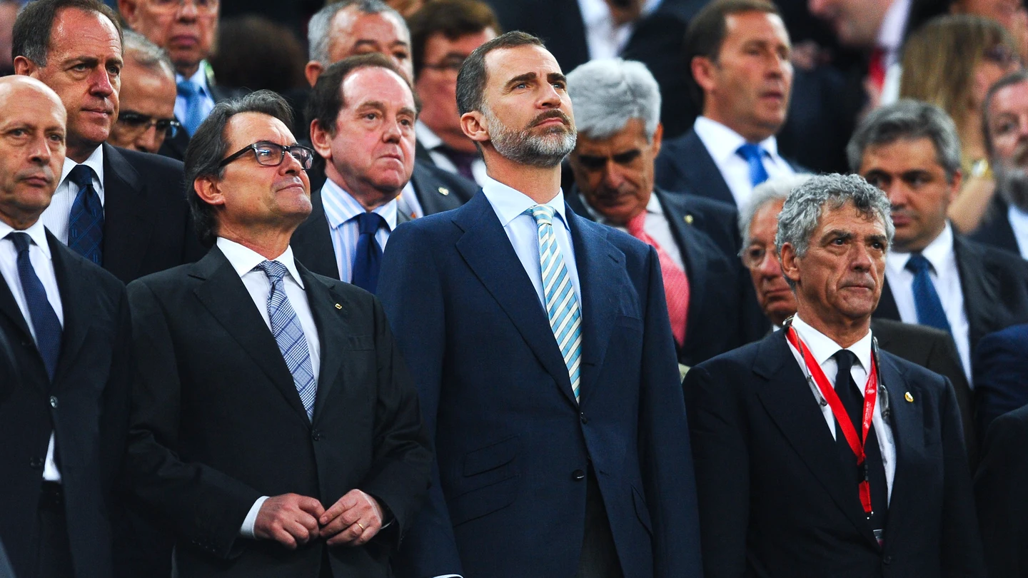 El Rey Felipe VI en el Camp Nou junto a Artur Mas y Ángel María Villar El Rey Felipe VI en el Camp Nou junto a Artur Mas y Ángel María Villar
