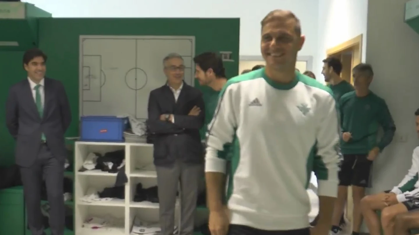 Joaquín se ríe en la presentación de Sánchez del Amo Joaquín se ríe en la presentación de Sánchez del Amo