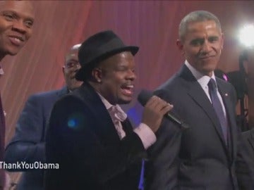 Frame 34.212838 de: Barack y Michelle Obama se despiden de la Casa Blanca cantando 'Love & Hapinnes' Frame 34.212838 de: Barack y Michelle Obama se despiden de la Casa Blanca cantando 'Love & Hapinnes'