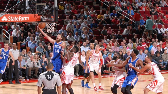 Sergio Rodríguez trata de anotar ante los Rockets Sergio Rodríguez trata de anotar ante los Rockets