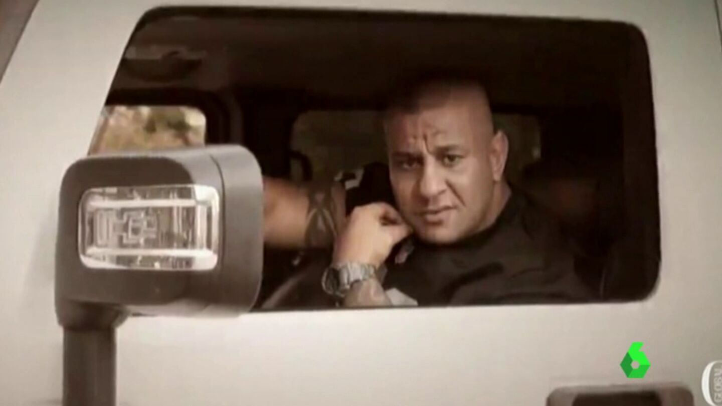 Frame 1.491975 de: polis narcos