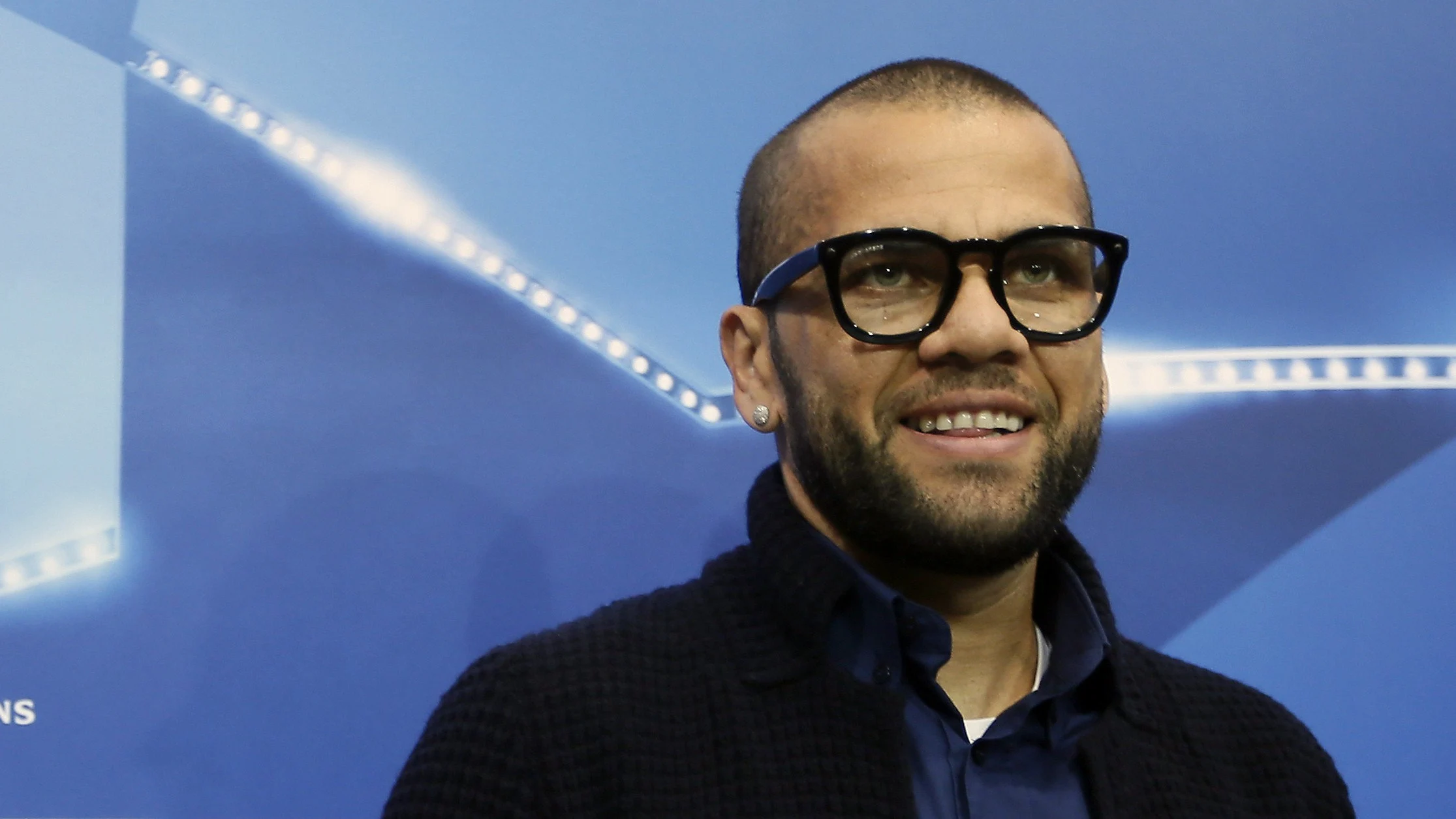 Dani Alves, durante la rueda de prensa