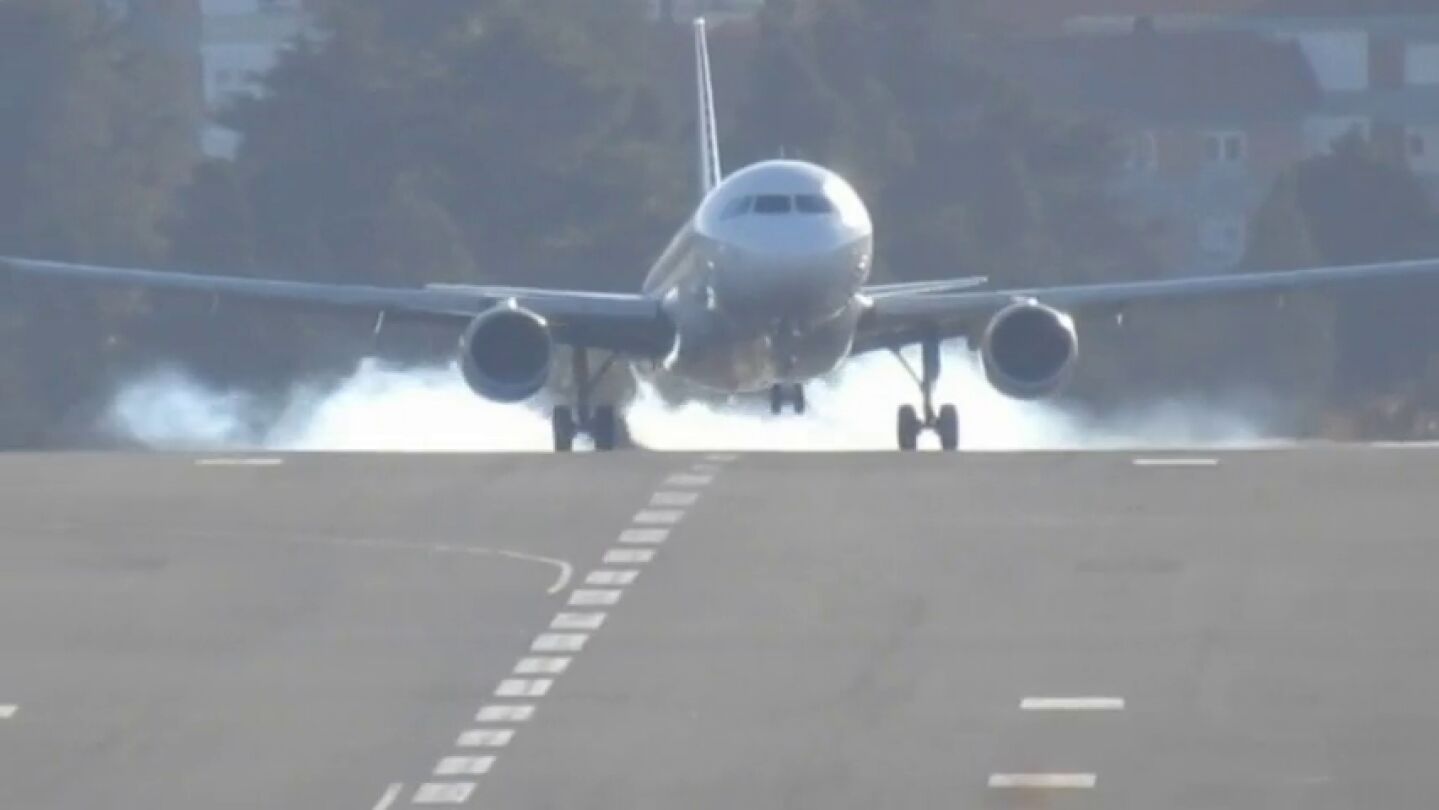 Huelga controladores a&eacute;reos en Francia