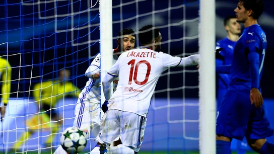 Lacazette logra el gol del Lyon Lacazette logra el gol del Lyon