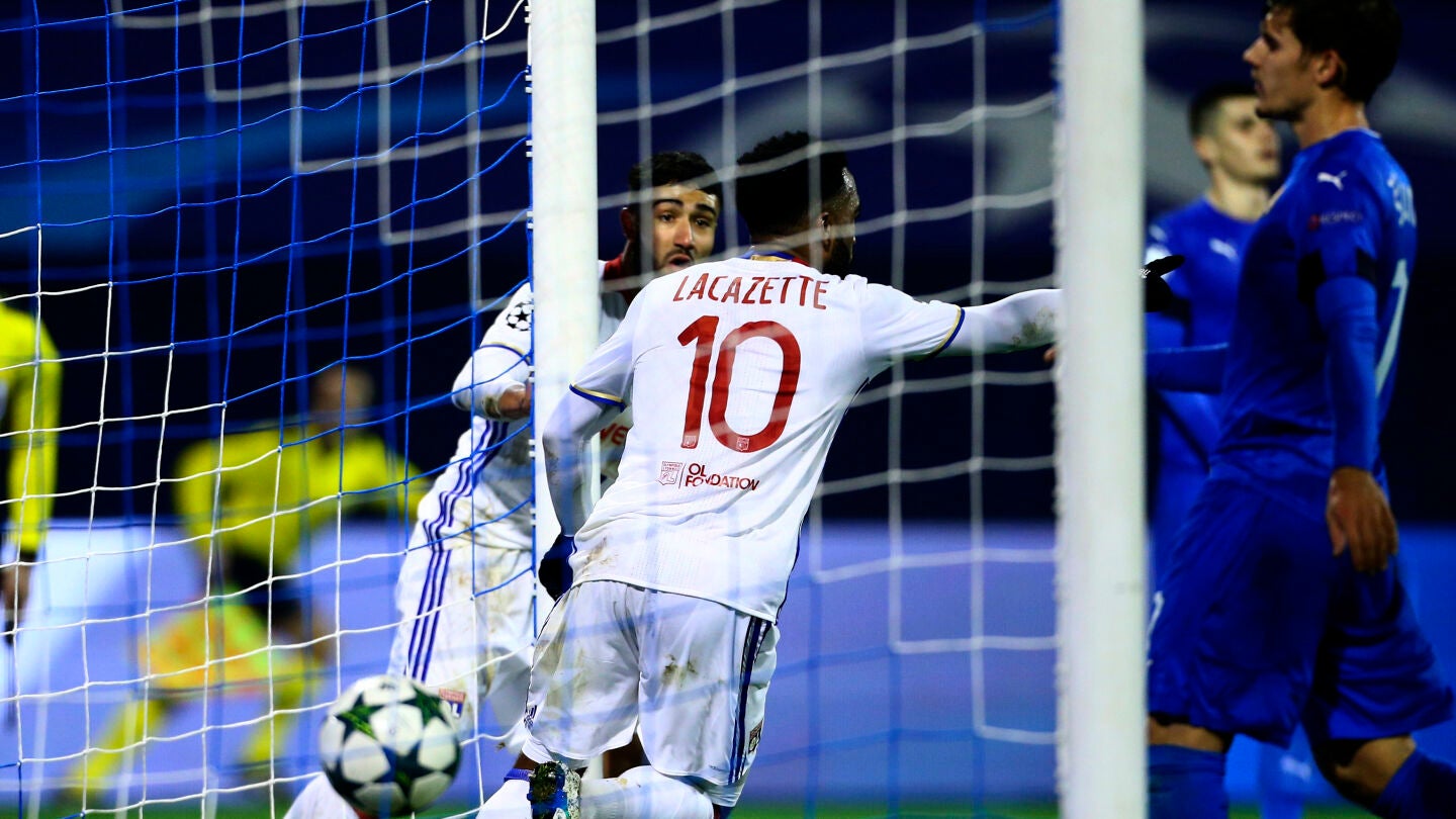 Lacazette logra el gol del Lyon