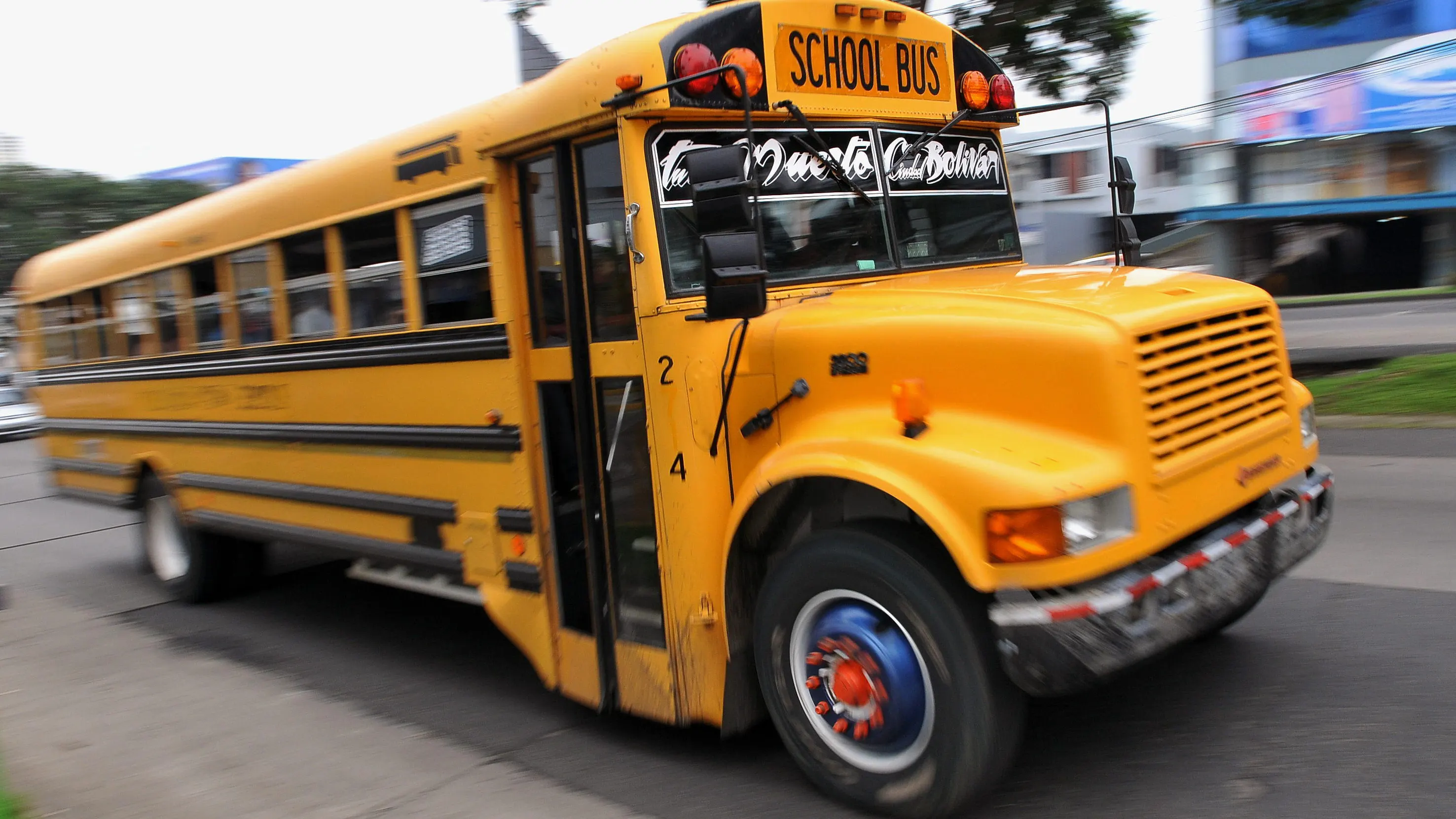 Un autobús escolar