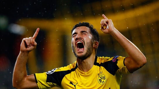 Nuri Sahin celebra su gol contra el Legia