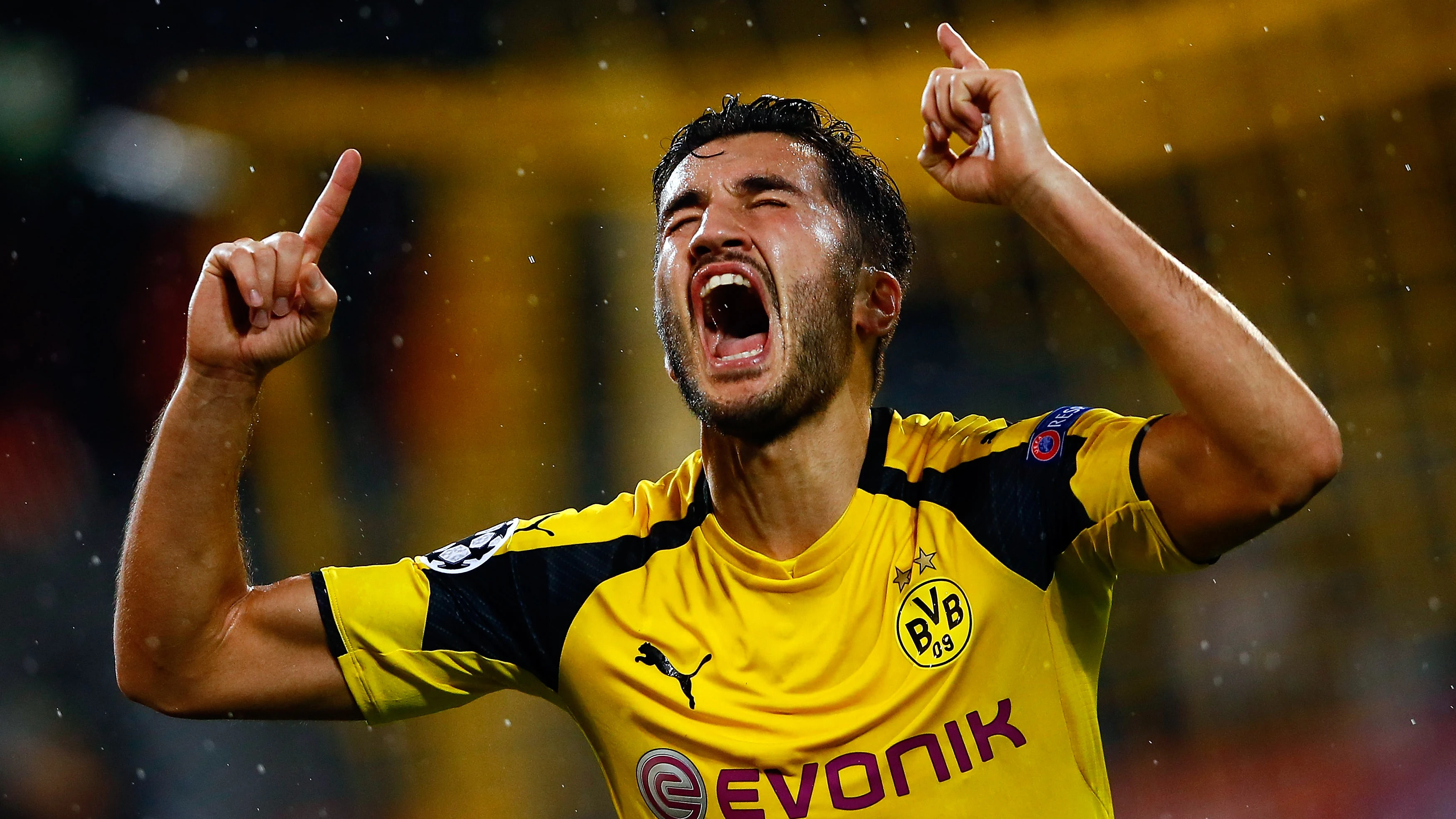 Nuri Sahin celebra su gol contra el Legia Nuri Sahin celebra su gol contra el Legia