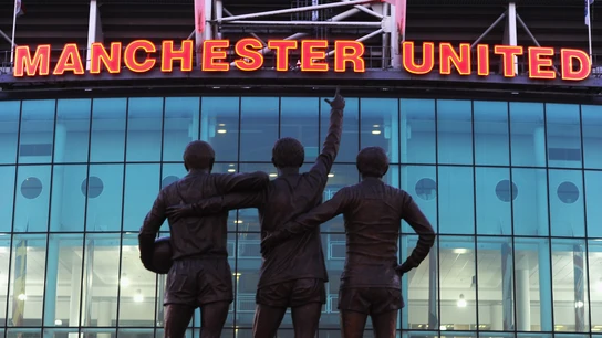 Exterior del estadio de Old Trafford Exterior del estadio de Old Trafford