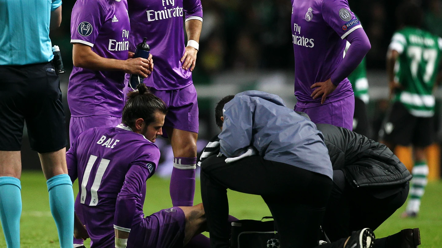 Gareth Bale cae lesionado en el José Alvalade Gareth Bale cae lesionado en el José Alvalade