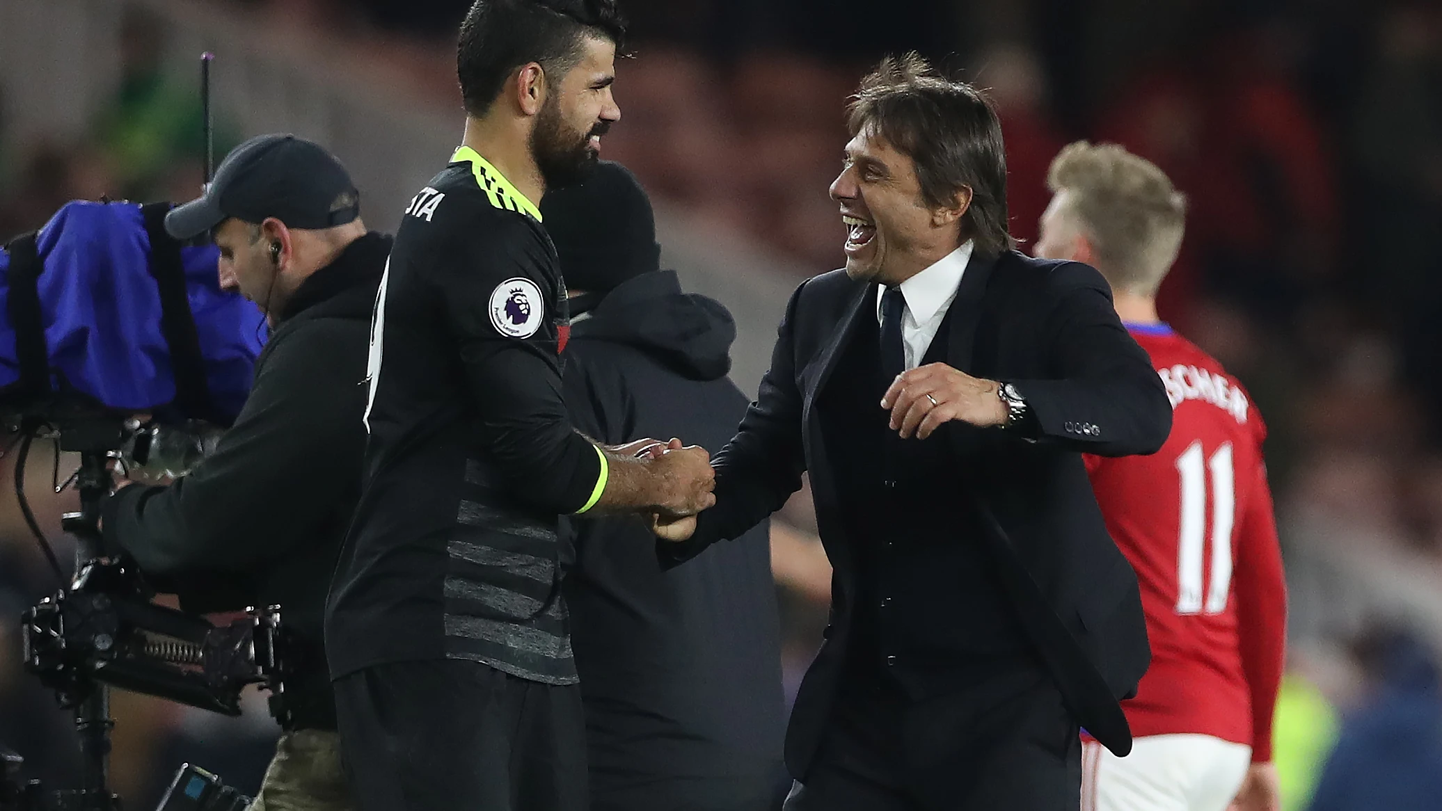 Conte elogia a Diego Costa por "aprender a mantener la calma"