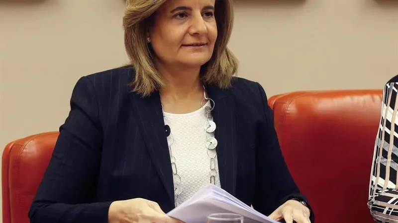 La ministra de Empleo y Seguridad Social, Fátima Báñez, durante una comparecencia