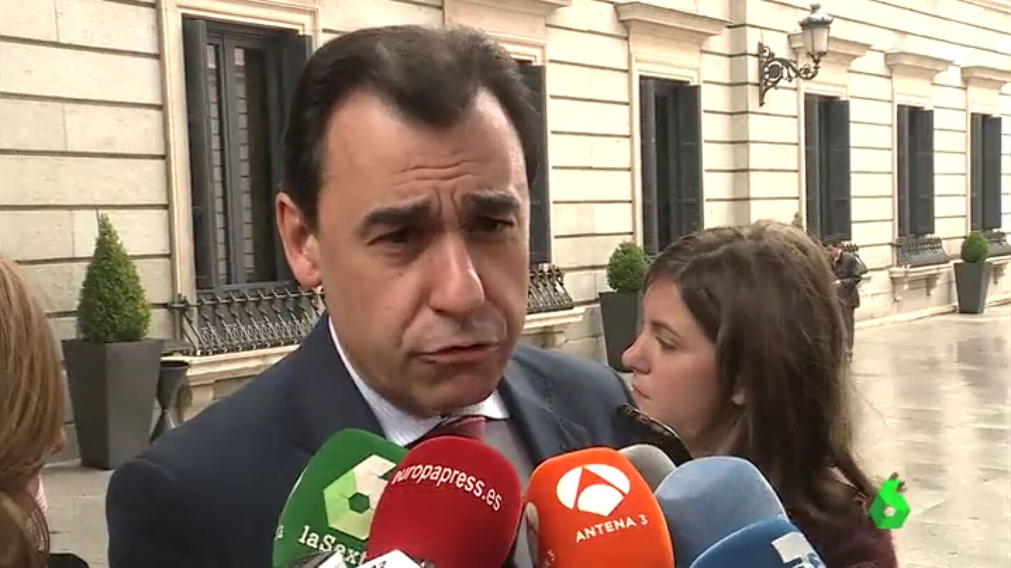 Frame 68.918139 de: El PP tacha de "miserable" la ausencia de Podemos en el minuto de silencio a Rita Barber&aacute; en el Congreso