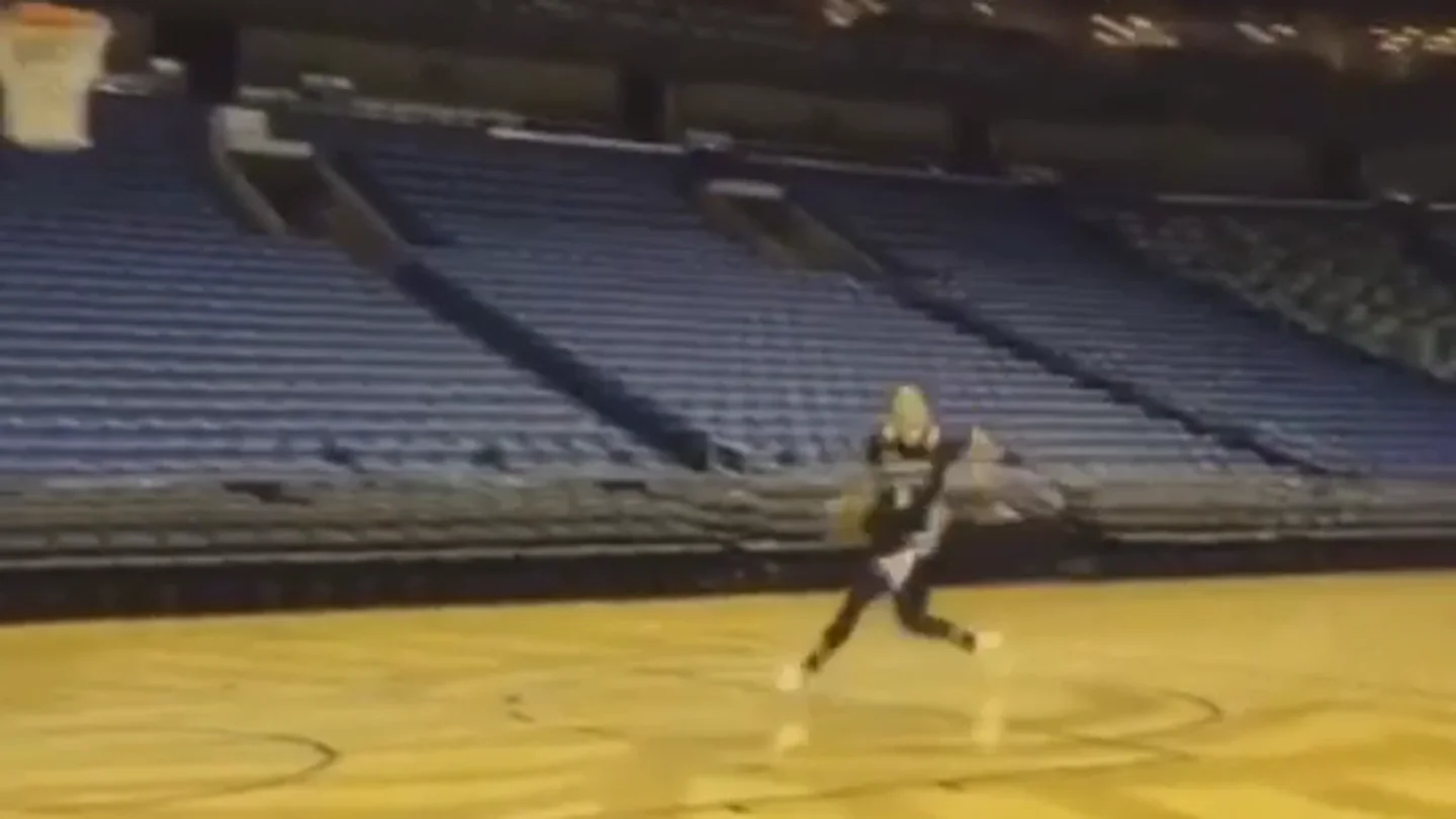 Zach LaVine realiza un espectacular mate Zach LaVine realiza un espectacular mate