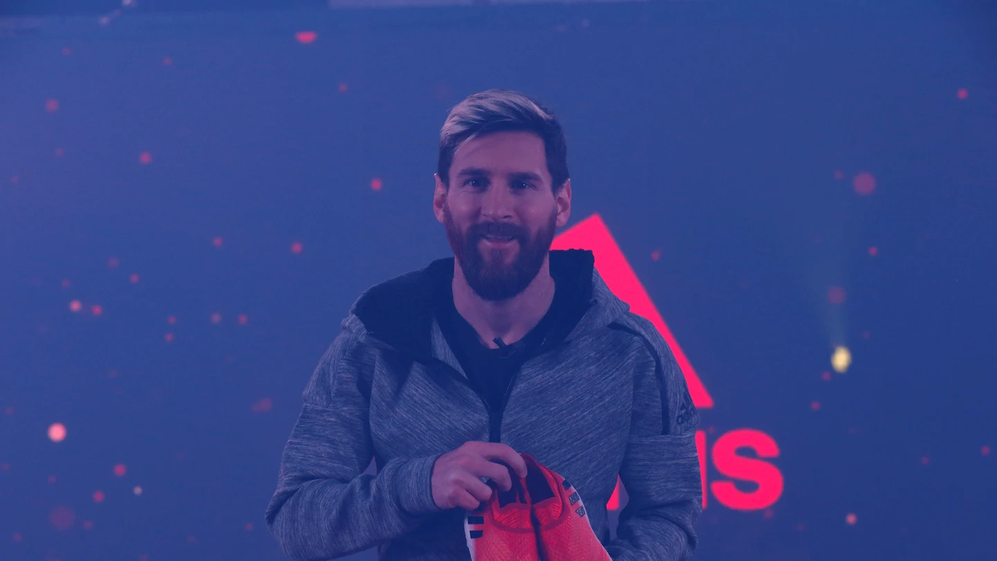 Leo Messi presentando sus nueva botas Leo Messi presentando sus nueva botas