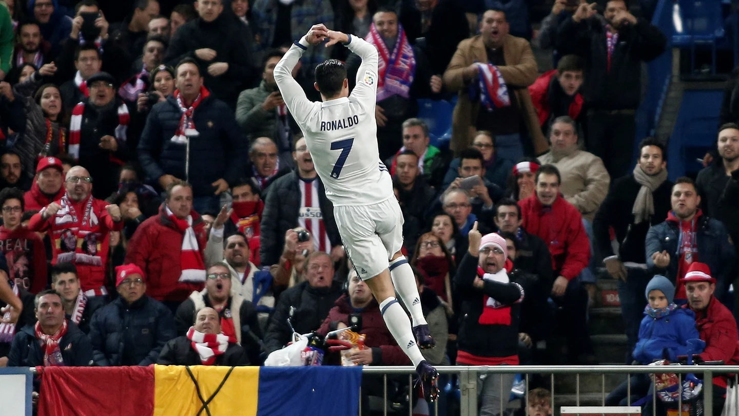 La Liga denuncia cánticos en el derbi: "Písalo, pisalo", "madridistas hijos de puta" y otros violentos La Liga denuncia cánticos en el derbi: "Písalo, pisalo", "madridistas hijos de puta" y otros violentos
