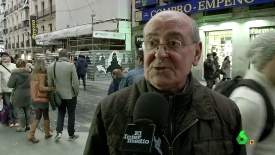 Frame 25.792264 de: Señor en el 'Black Friday': "Me he comprado una PlayStation 4 súper barata, soy un 'gamer'" Frame 25.792264 de: Señor en el 'Black Friday': "Me he comprado una PlayStation 4 súper barata, soy un 'gamer'"