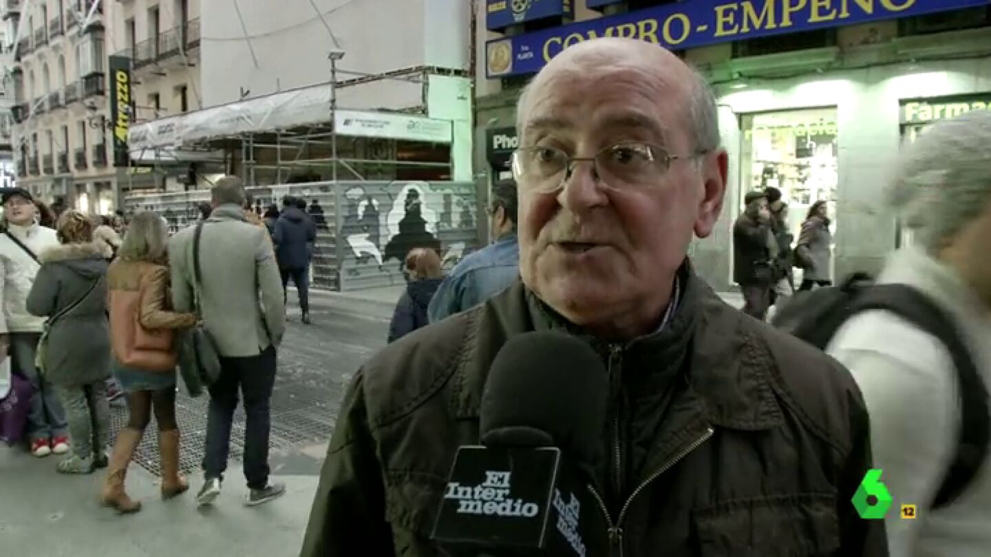 Frame 25.792264 de: Se&ntilde;or en el 'Black Friday': "Me he comprado una PlayStation 4 s&uacute;per barata, soy un 'gamer'"