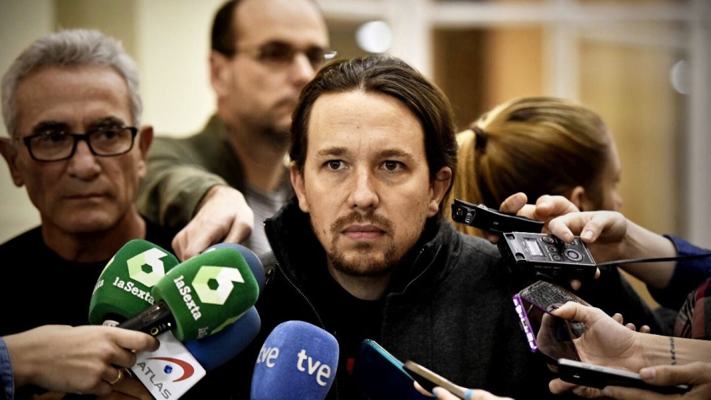 Pablo Iglesias habla ante los medios