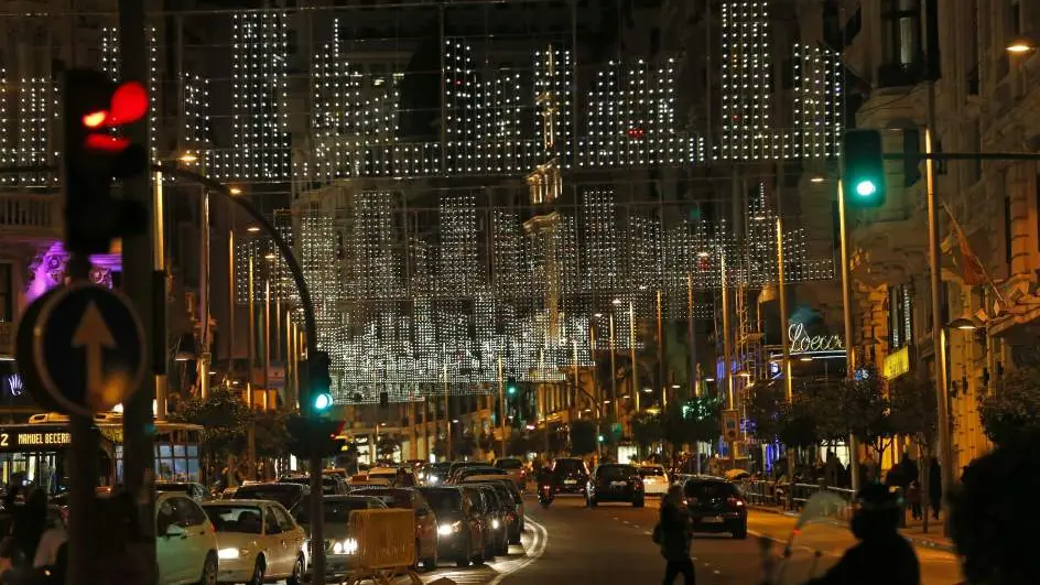 Gran Vía de Madrid iluminada por Navidad