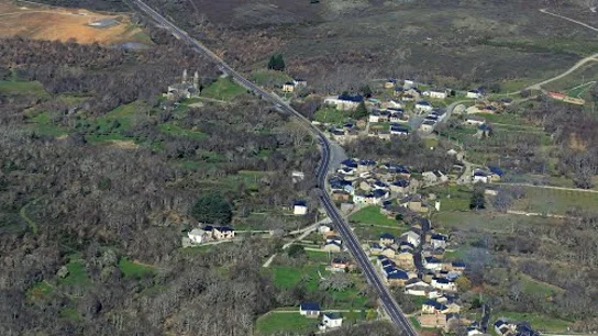 Vista aérea de Otero de Sanabria, Zamora Vista aérea de Otero de Sanabria, Zamora