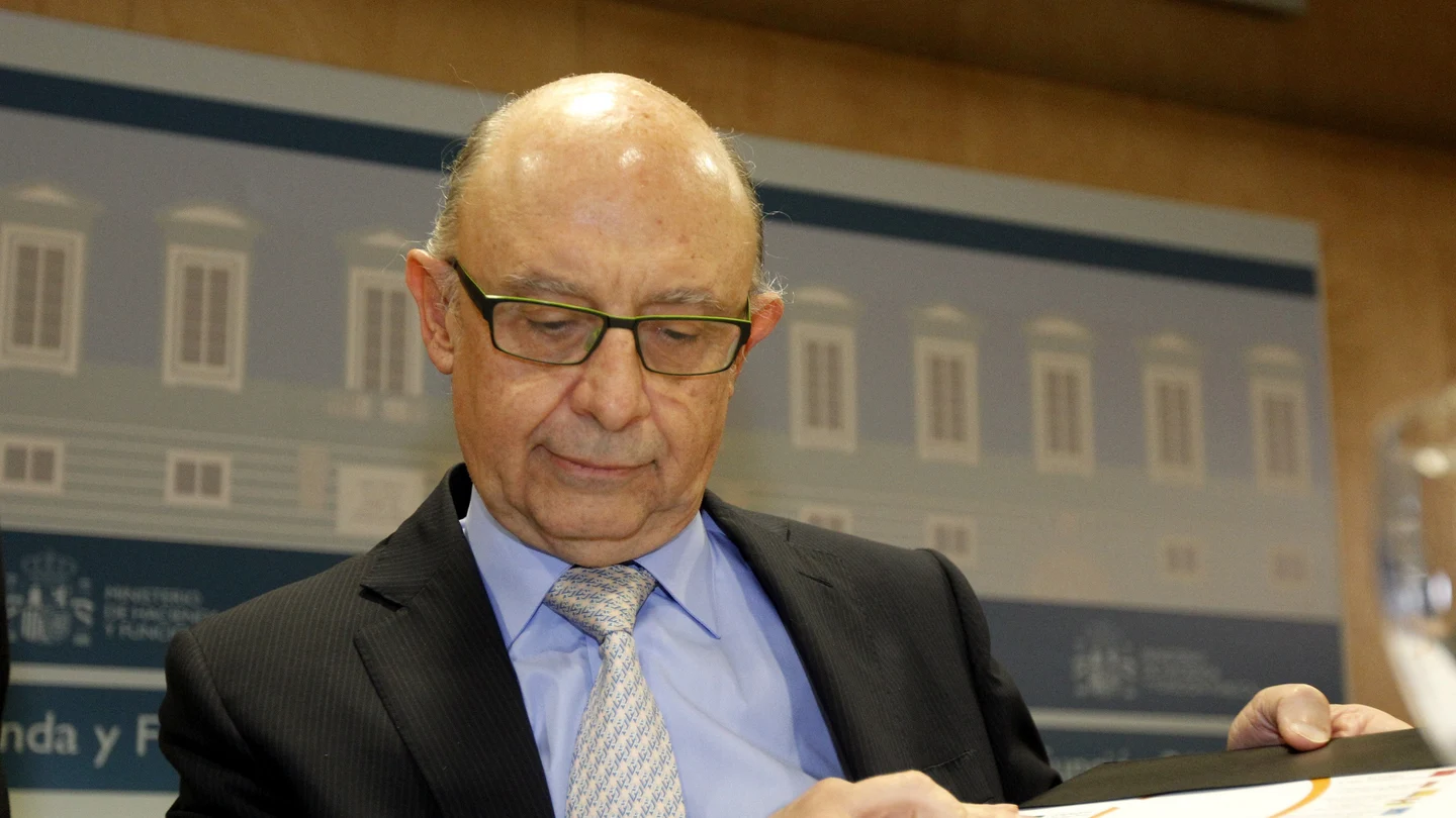 Cristóbal Montoro, ministro de Hacienda Cristóbal Montoro, ministro de Hacienda