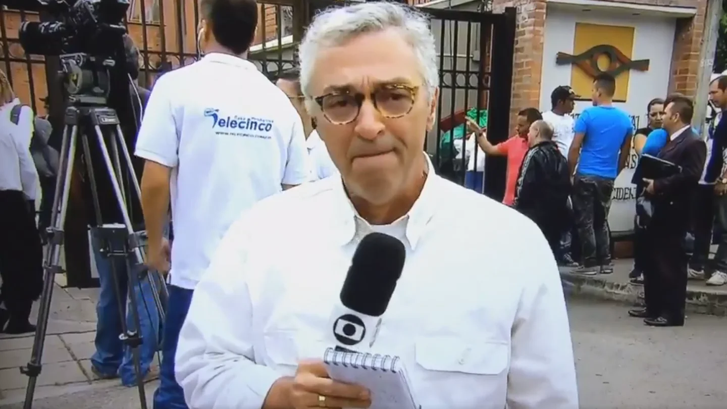 Un periodista rompe a llorar en directo Un periodista rompe a llorar en directo