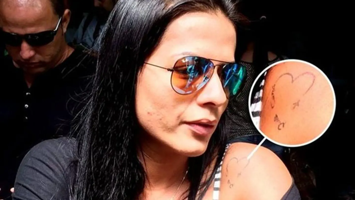 La mujer de Cléber Santana muestra su tatuaje La mujer de Cléber Santana muestra su tatuaje