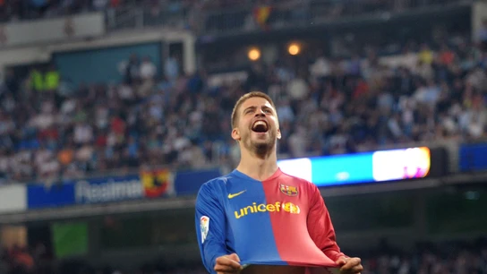 Piqué, celebrando su gol contra el Real Madrid en el 2-6 de 2009 Piqué, celebrando su gol contra el Real Madrid en el 2-6 de 2009