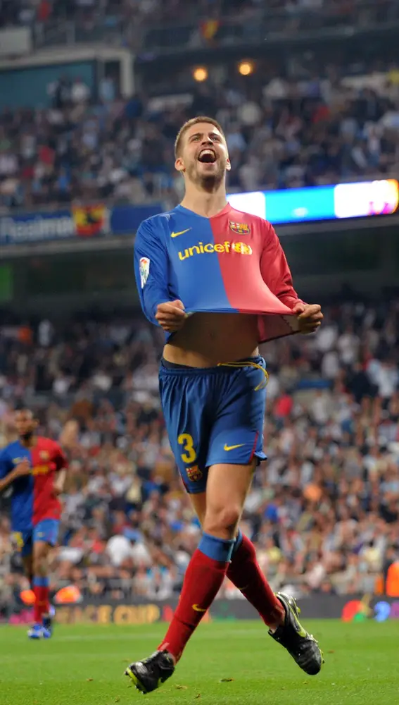 Piqué, celebrando su gol contra el Real Madrid en el 2-6 de 2009 Piqué, celebrando su gol contra el Real Madrid en el 2-6 de 2009