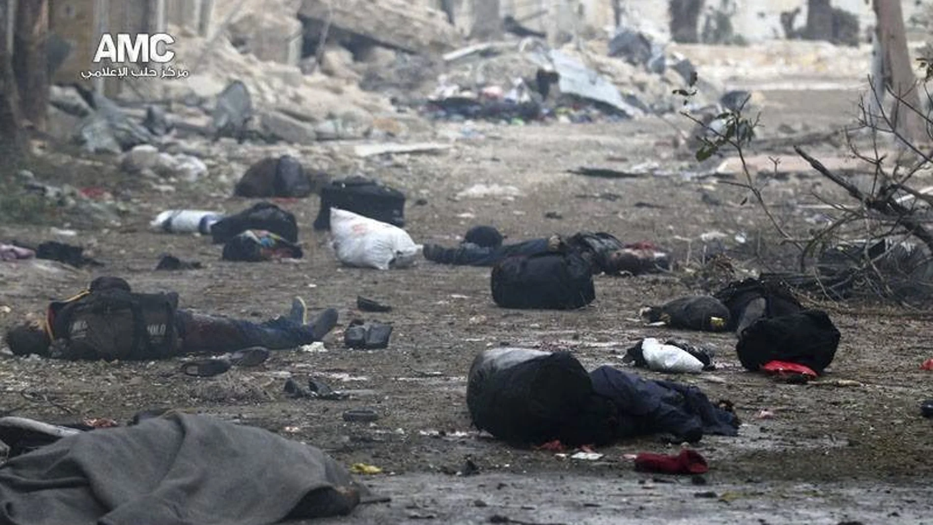 Los cadáveres se amontonan en el barrio de Yeb al Quebeh de Alepo