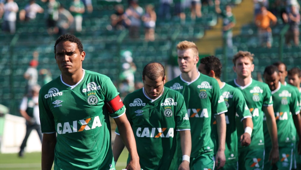Los jugadores del Chapecoense que no viajaron a Medellín se niegan a jugar la última jornada liguera