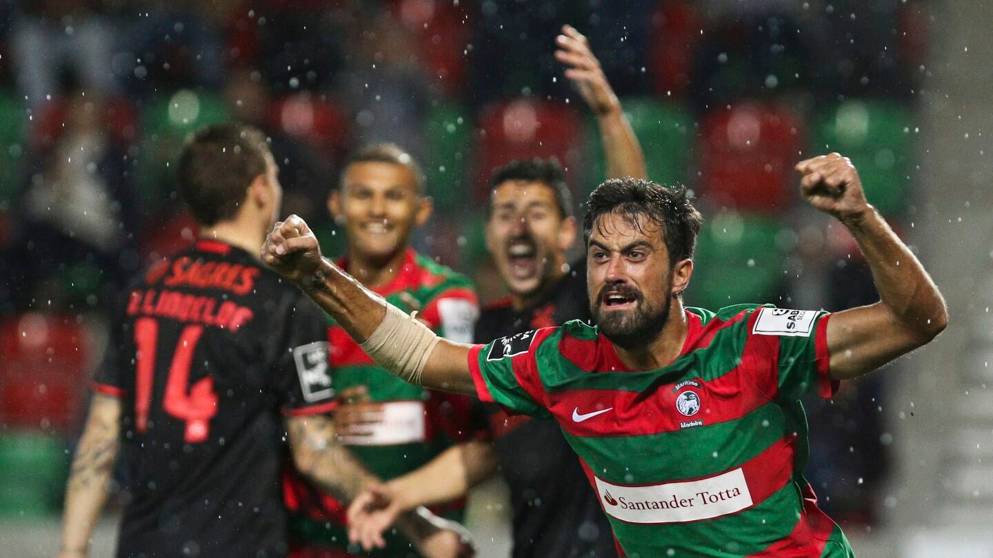 Maur&iacute;cio celebra su gol contra el Benfica