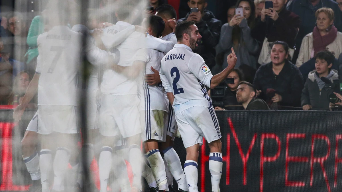 Peineta de Carvajal a la grada del Camp Nou Peineta de Carvajal a la grada del Camp Nou