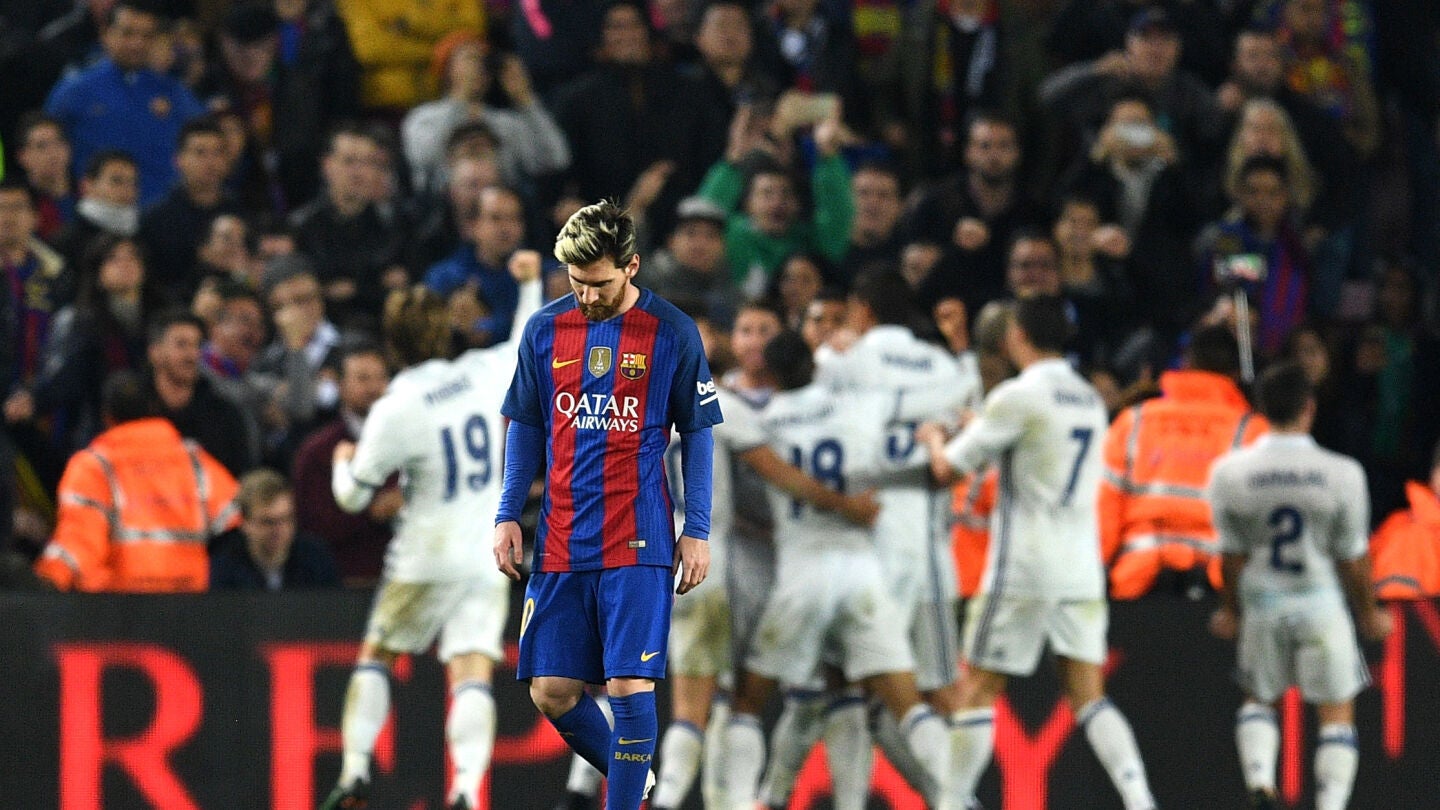 Leo Messi se lamenta tras el gol de Ramos 