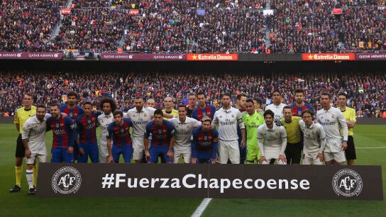 Los jugadores del Bar&ccedil;a y del Real Madrid unidos por el Chapecoense