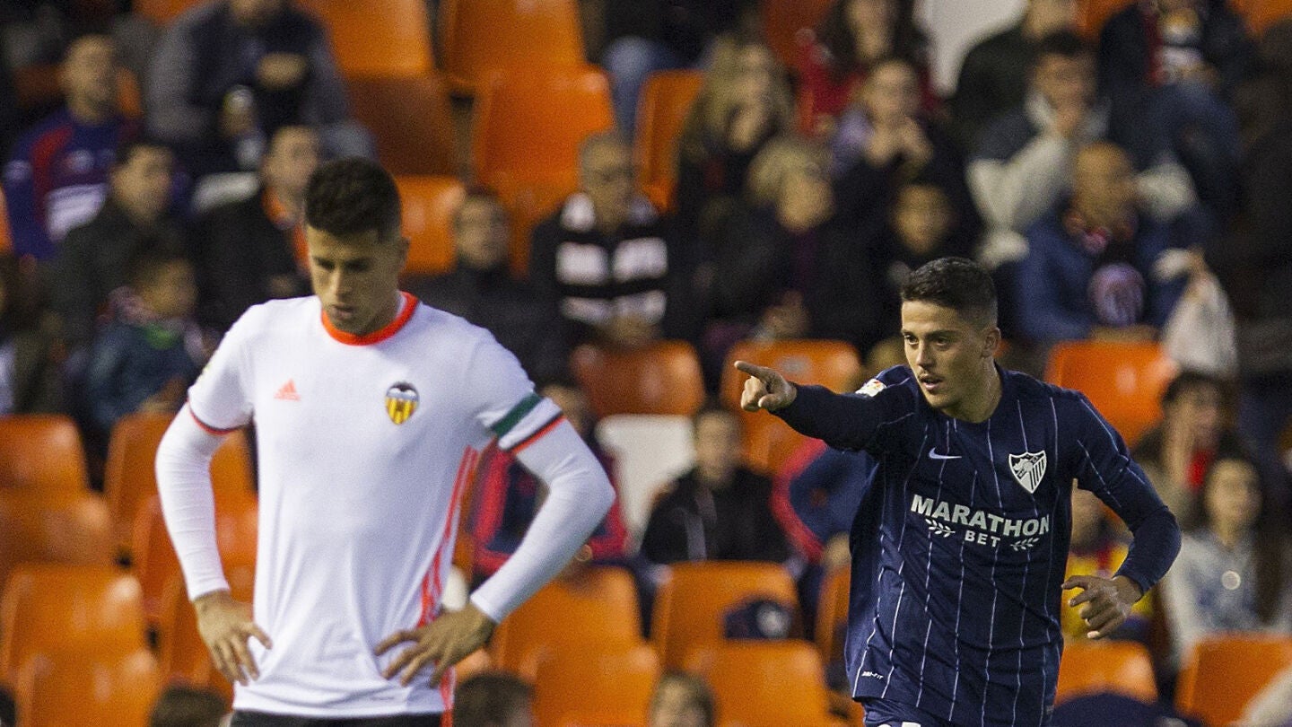 Fornals celebra el primero de sus dos goles en Mestalla
