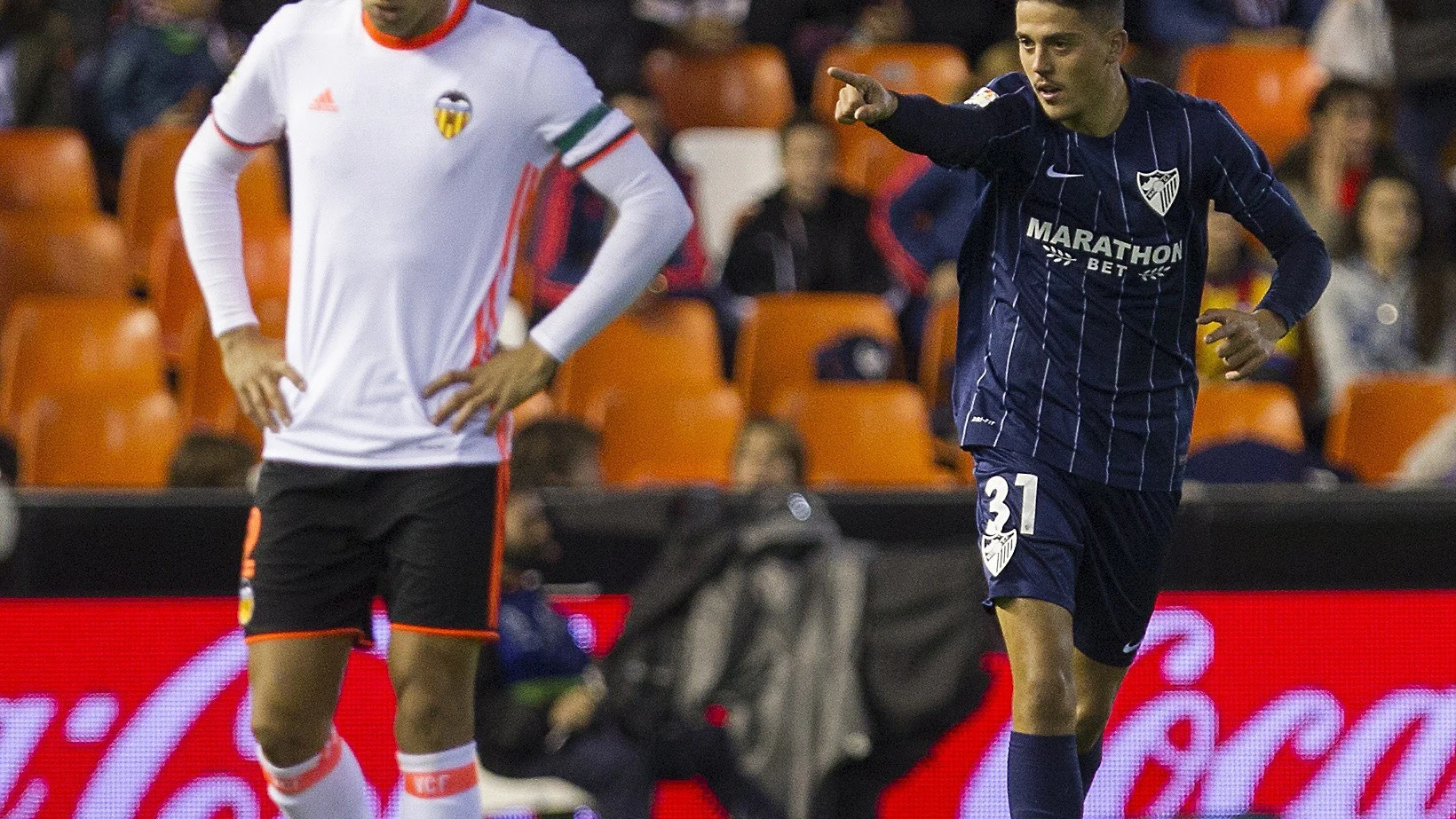 Fornals celebra el primero de sus dos goles en Mestalla