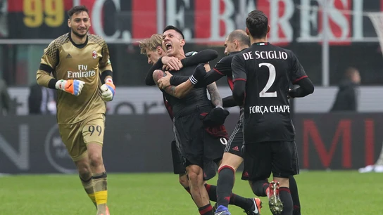 Lapadula celebra el definitivo 2-1 ante el Crotone Lapadula celebra el definitivo 2-1 ante el Crotone