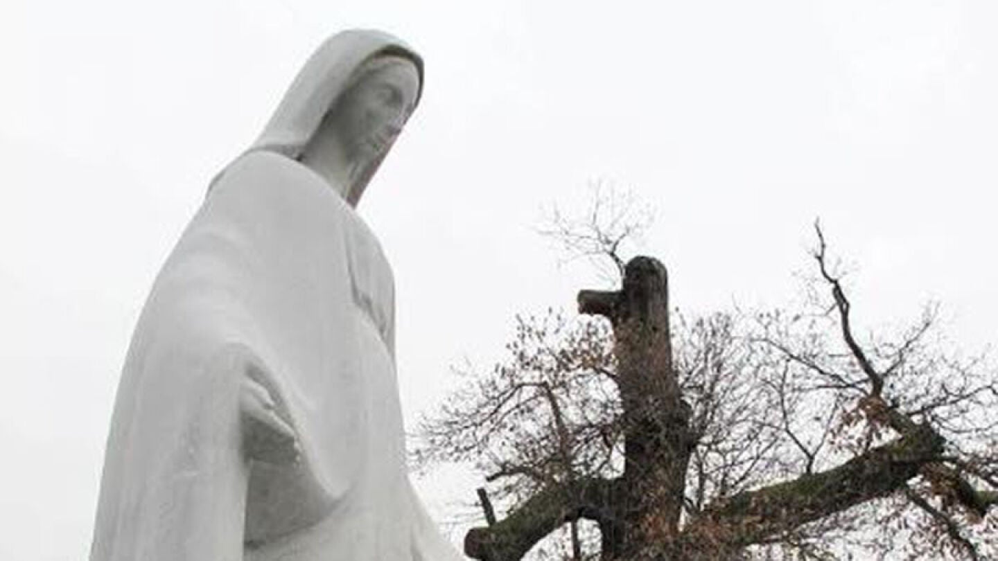 Estatua de la Virgen Mar&iacute;a en Publier